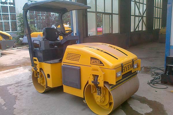壓路機(jī) 壓路機(jī)