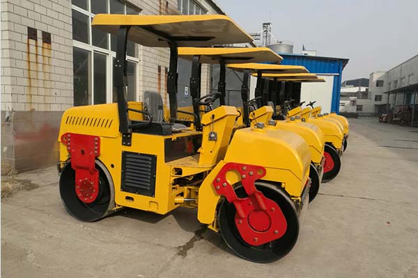 <a href='http://m.sinotranshz.com' target='_blank'>壓路機</a>