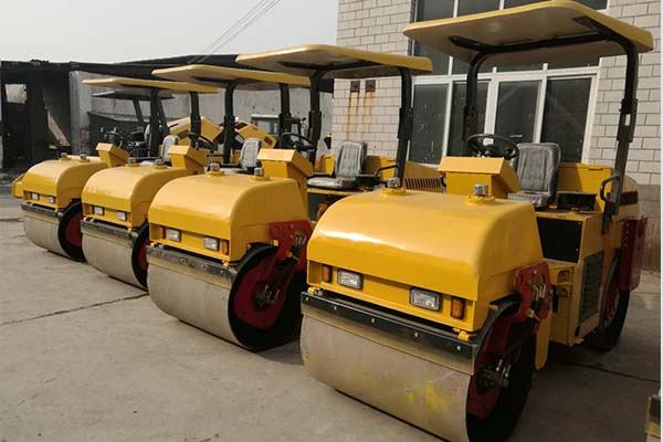 3噸<a href='http://m.sinotranshz.com' target='_blank'>壓路機</a>